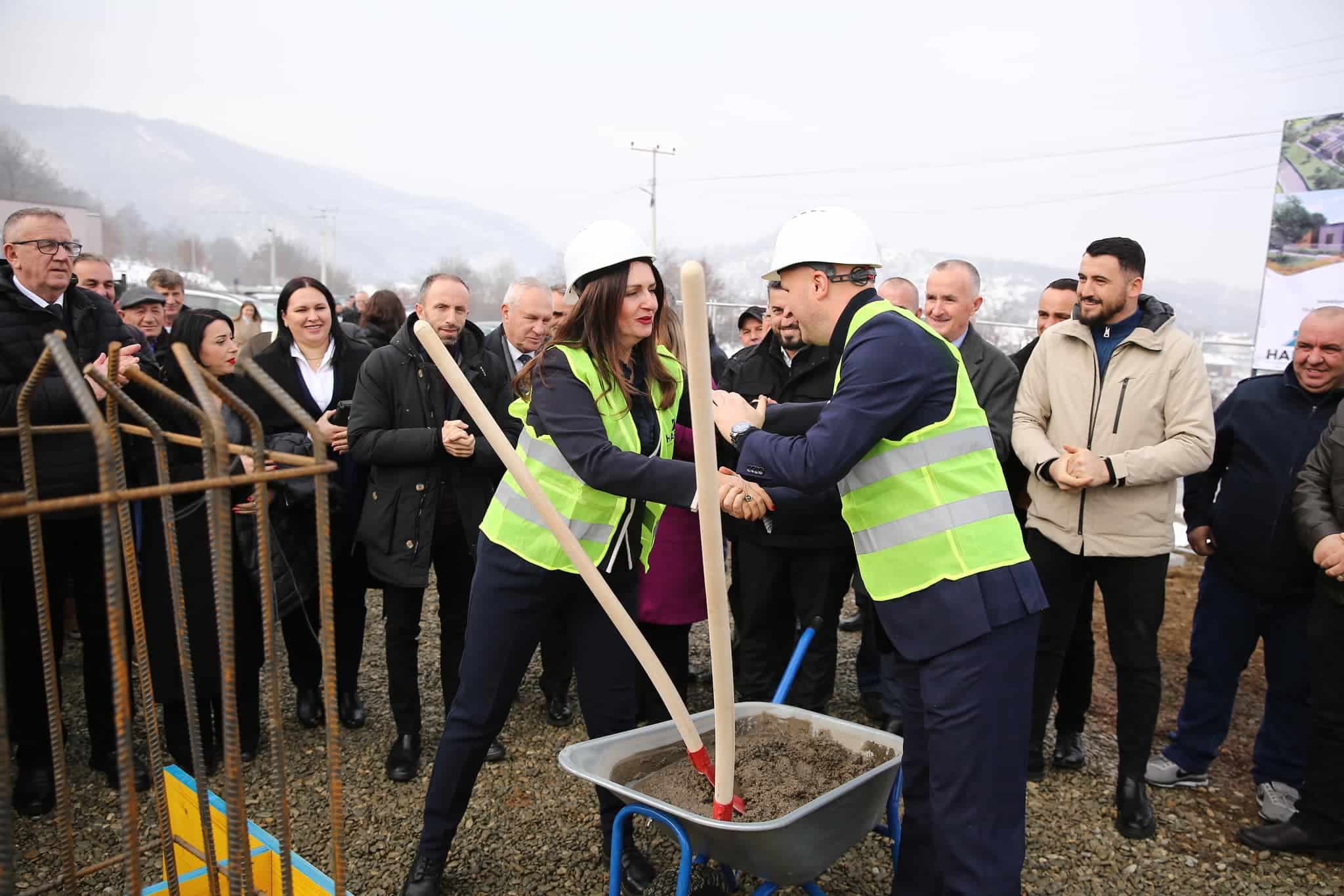 Vendoset gurthemeli për ndërtimin e çerdhes në fshatin Petrovë