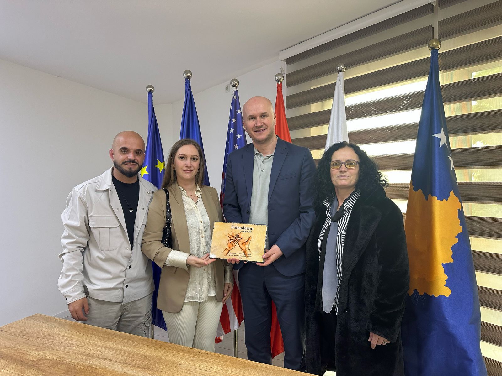 Familja strehuese viziton kryetarin Aliu në shenjë mirënjohjeje për përkrahjen e vazhdueshme