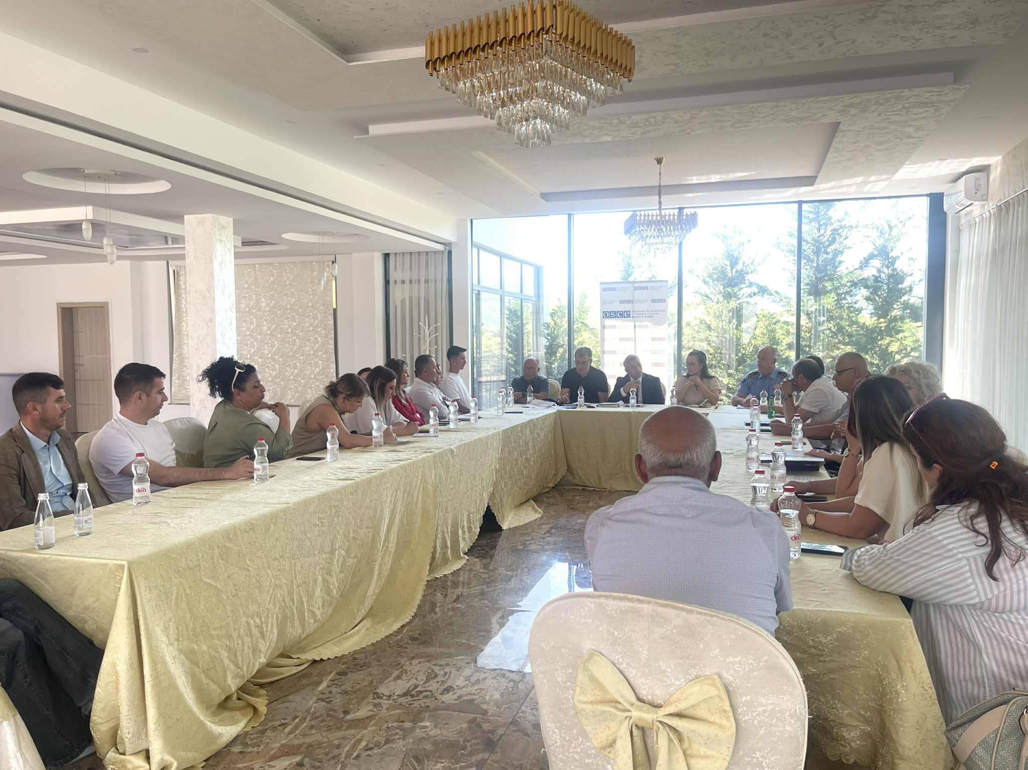 Mbahet tryezë për parandalimin e dhunës në familje