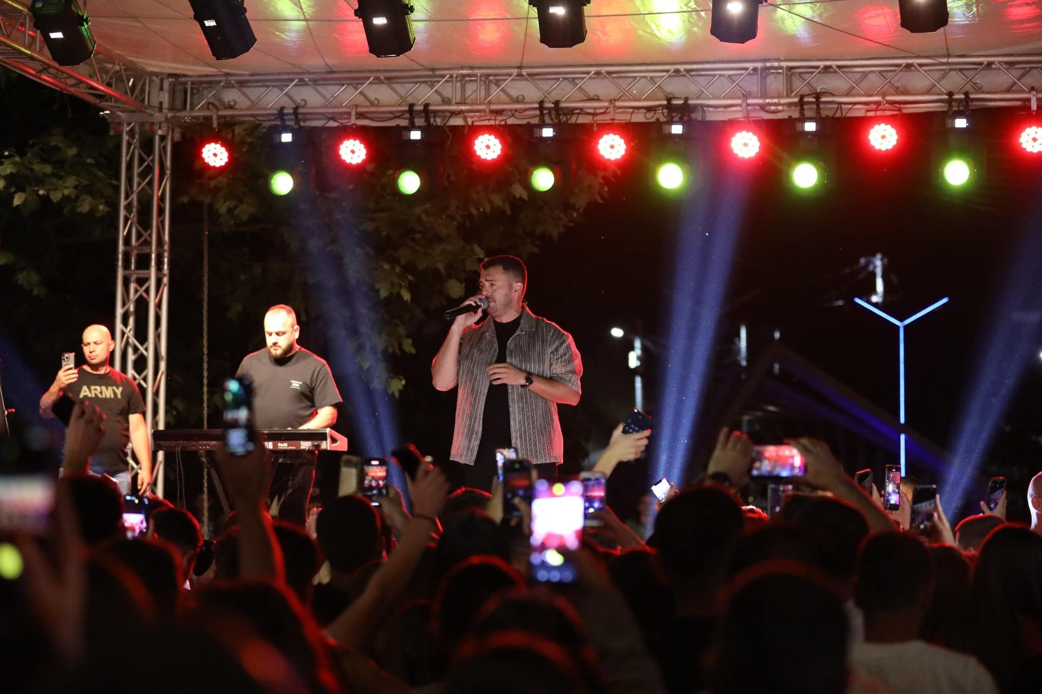 Mbyllen aktivitetet për Ditën e Çlirimit të Komunës së Shtimes me një koncert madhështor në sheshin e qytetit