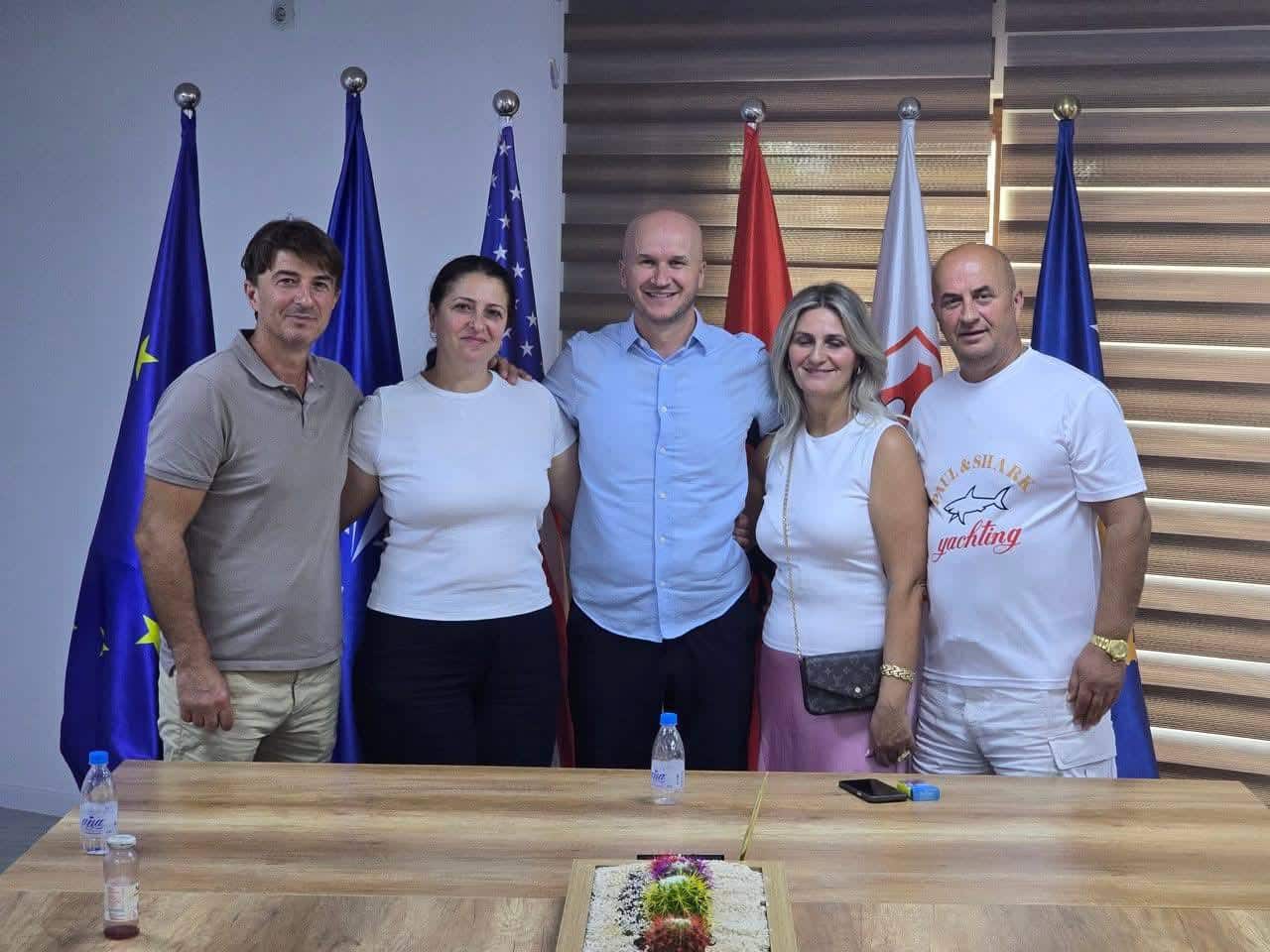 Mirënjohje dhe bashkëbisedim, kryetari Aliu pret bashkatdhetarët edhe në takime të veçanta