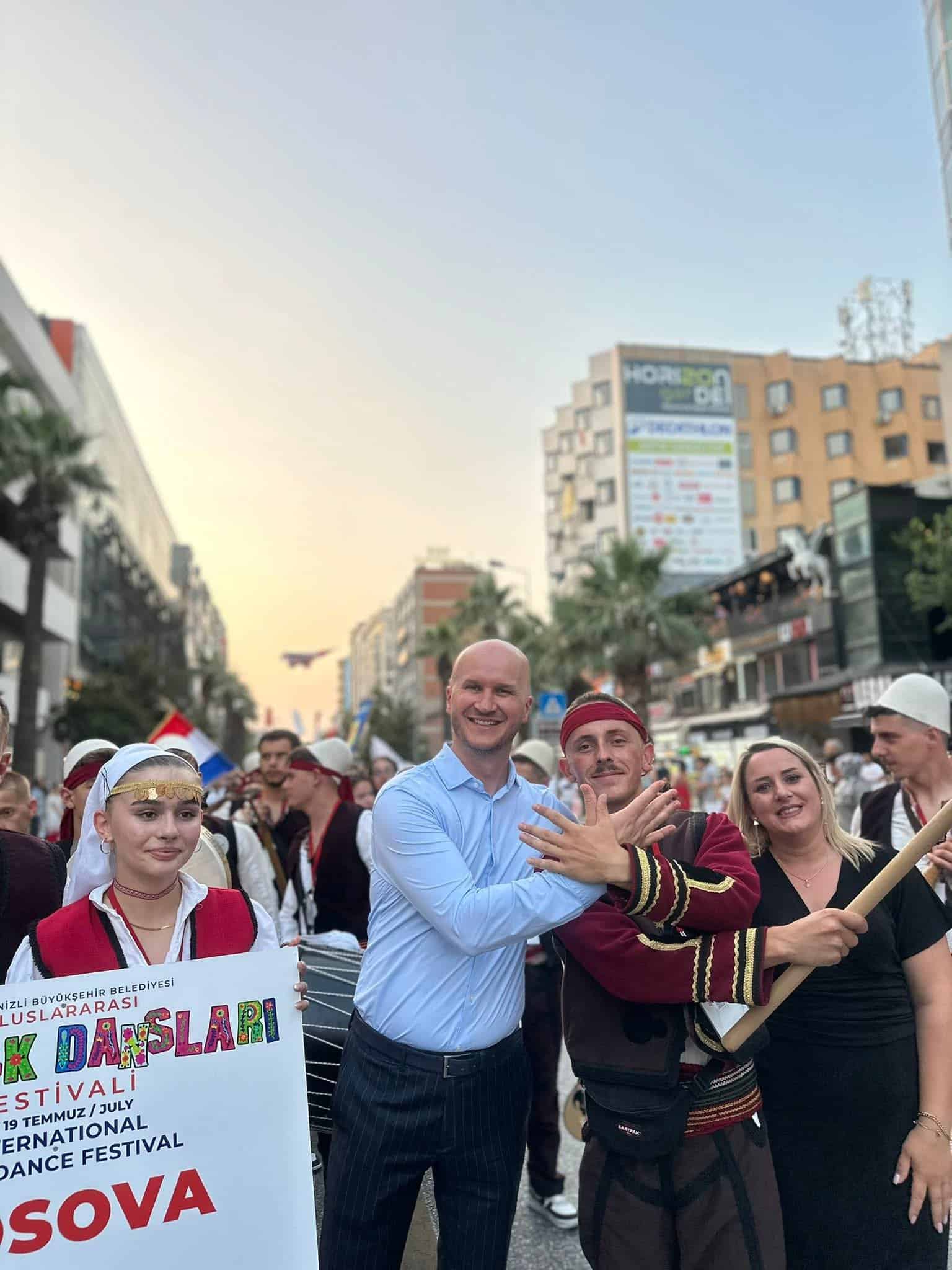 Ansambli “Ilirida” në Festivalin Ndërkombëtar të Valleve Popullore në Denizli të Turqisë