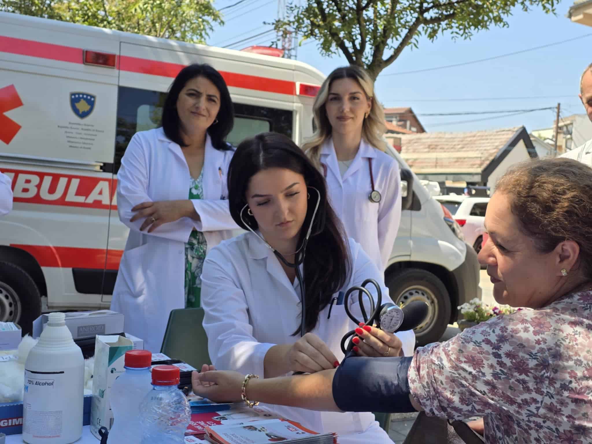 Aktiviteti “Mantelbardhët” në kuadër të “Ditëve të Bashkatdhetarëve”