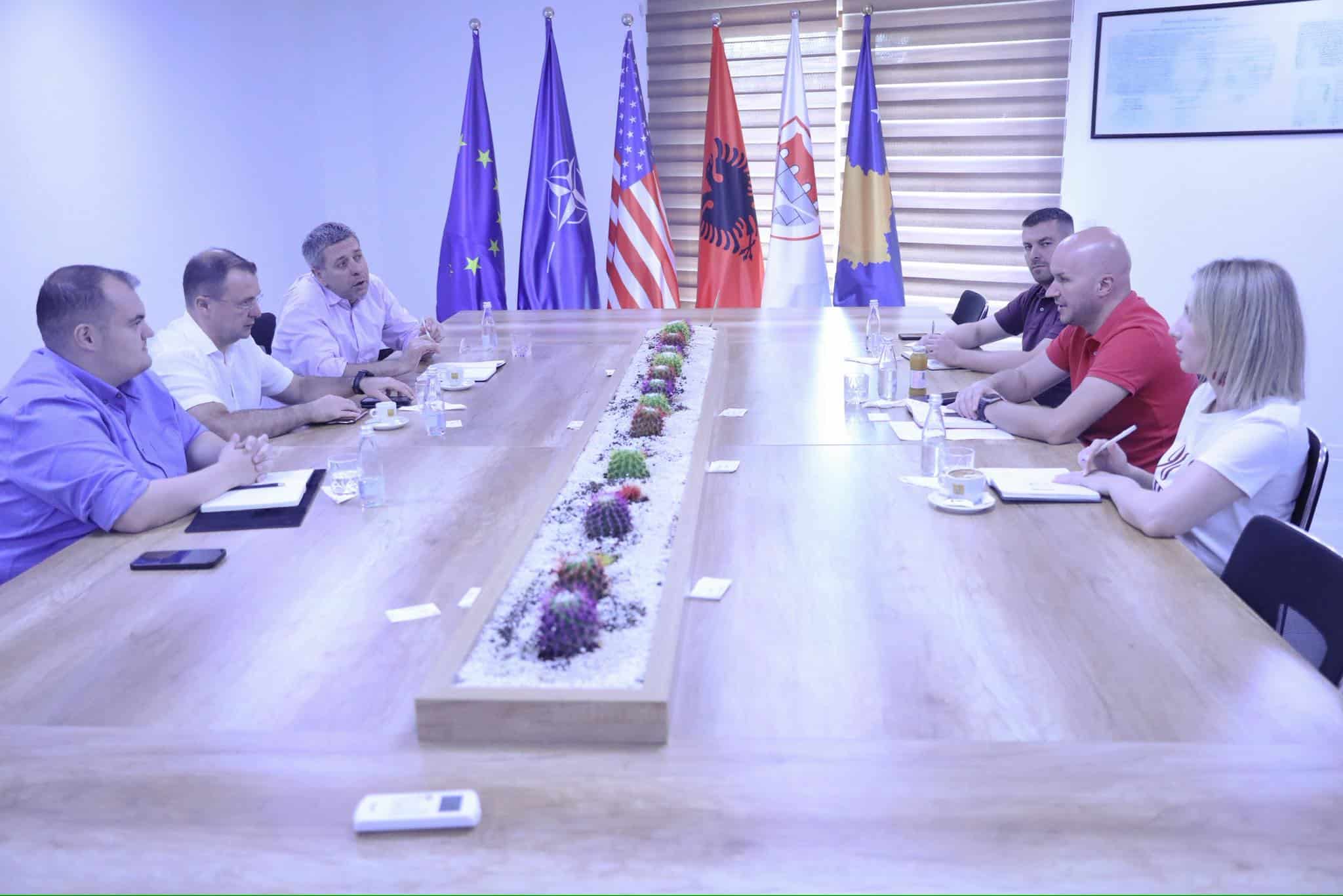 Kryetari Aliu pret përfaqësuesin e BERZH-it diskutohet mbështetja për projekte zhvillimore në Shtime