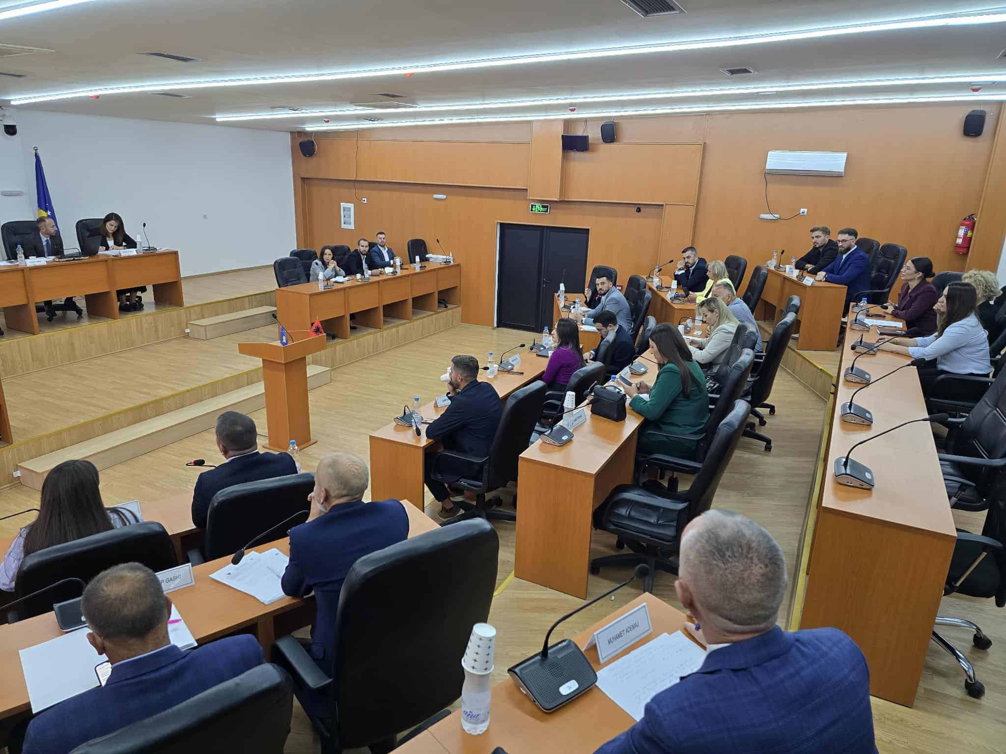 Mbahet mbledhja e Kuvendit, largohet nga rendi i ditës pika për miratimin e buxhetit 2026-2028