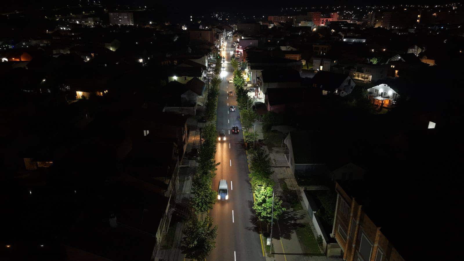Ka përfunduar asfaltimi dhe shenjëzimi i rrugës kryesore “Adem Jashari”.